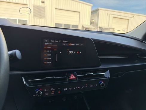 Used 2023 Kia Niro LX FWD image 13