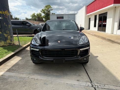 Used 2017 Porsche Cayenne Platinum Edition image 8