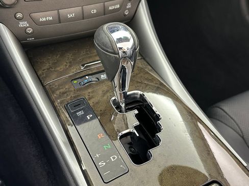 Used 2011 Lexus IS 250C w/ Luxury Pkg RWD image 26