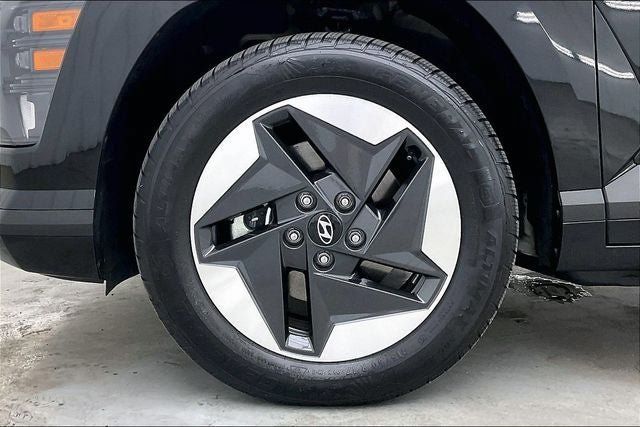 Certified 2024 Hyundai Kona SEL FWD image 10