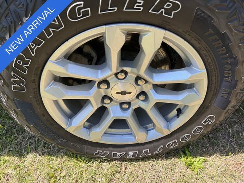 Used 2024 Chevrolet Silverado 1500 RST w/ Convenience Package II image 11