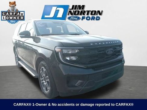 Used 2025 Ford Expedition Active AWD/4WD image 1