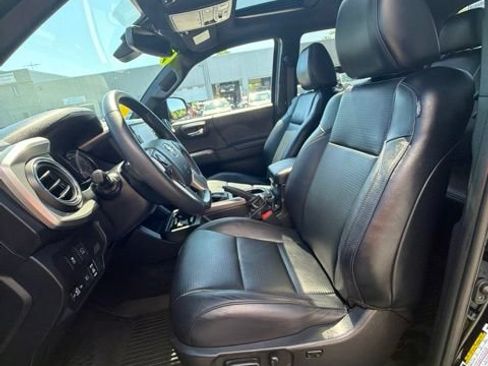 Used 2023 Toyota Tacoma Limited AWD/4WD image 11