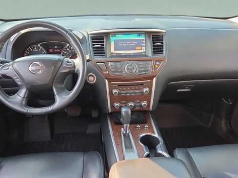 Used 2017 Nissan Pathfinder Platinum FWD image 12