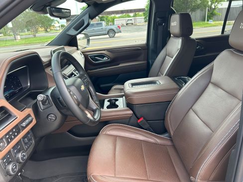 Used 2023 Chevrolet Tahoe High Country AWD/4WD image 18