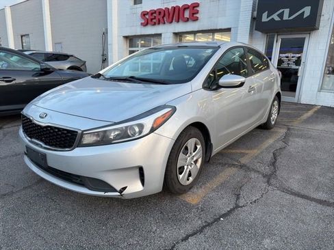 Used 2017 Kia Forte LX image 7