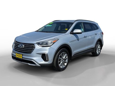 Used 2017 Hyundai Santa Fe SE FWD image 1