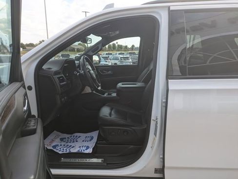 Used 2022 Chevrolet Tahoe Z71 w/ Luxury Package image 12