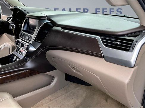 Used 2018 Chevrolet Suburban LT RWD image 25