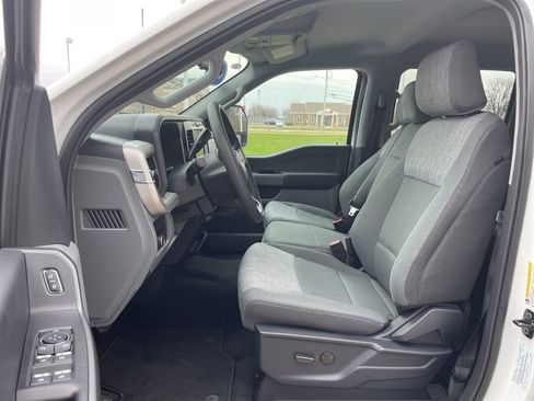 Used 2025 Ford F250 XLT w/ Snow Plow/Camper Package image 8