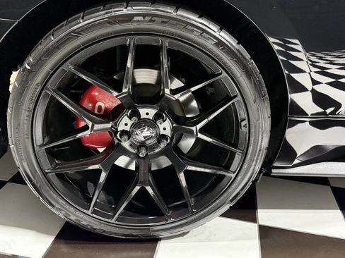 Used 2017 Ford Mustang GT Premium image 18