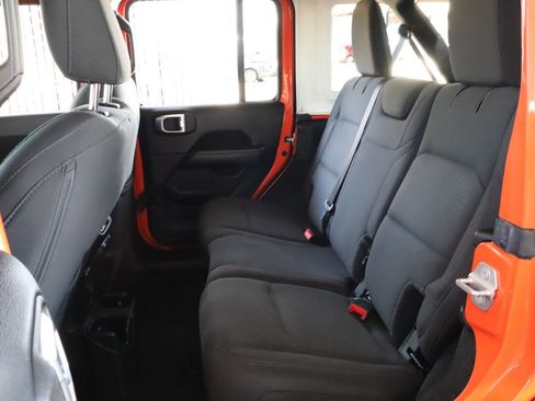 Used 2019 Jeep Wrangler Unlimited Sahara w/ Uconnect 4C Nav & Sound Group AWD/4WD image 37