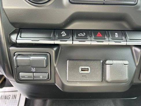 Used 2020 Chevrolet Silverado 1500 Custom Trail Boss w/ Custom Convenience Package AWD/4WD image 29