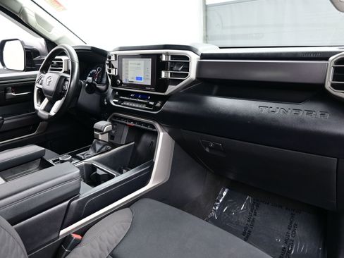 Used 2022 Toyota Tundra SR5 w/ SR5 Convenience Package image 12