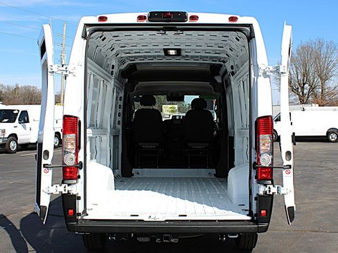 Used 2025 RAM ProMaster 3500 w/ Convenience Group image 11