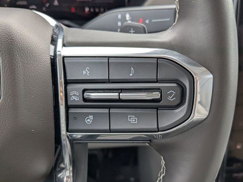 Used 2024 GMC Acadia Denali image 25