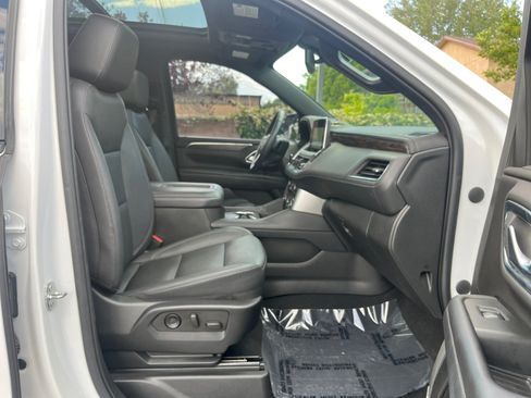 Used 2022 Chevrolet Tahoe Z71 w/ Luxury Package AWD/4WD image 29