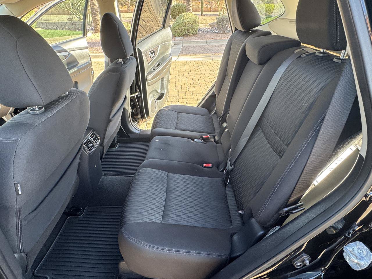 Used 2018 Nissan Rogue SV FWD image 15