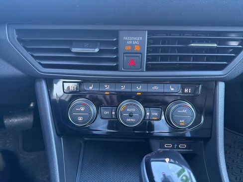 Used 2023 Volkswagen Jetta SE image 20