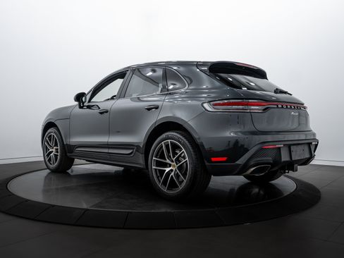 Certified 2025 Porsche Macan image 3