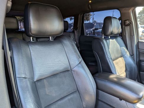 Used 2019 Jeep Grand Cherokee Altitude RWD image 37