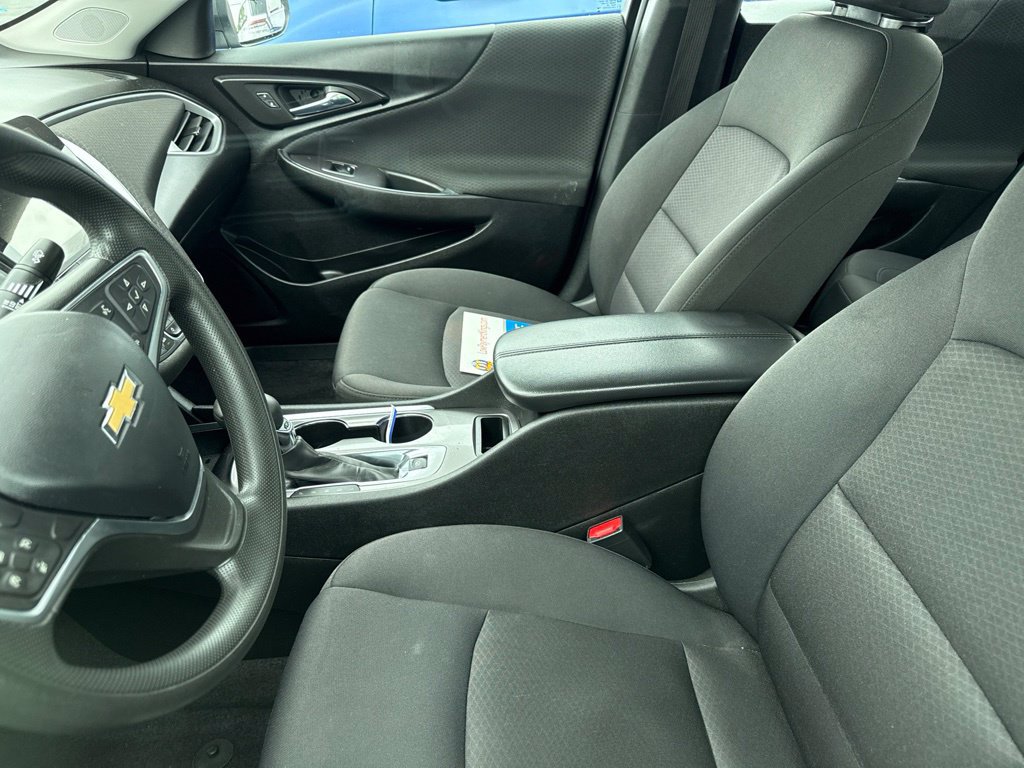 Used 2022 Chevrolet Malibu LT FWD image 16