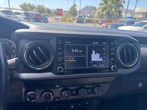 Used 2020 Toyota Tacoma TRD Off-Road w/ Technology Package AWD/4WD image 21