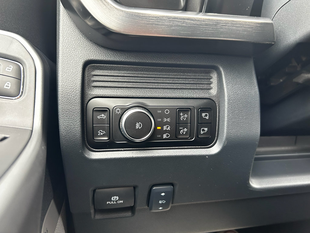 New 2026 Ford F350 Lariat w/ Black Appearance Package AWD/4WD image 24