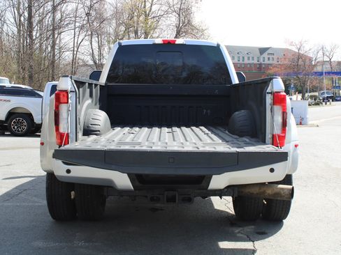 Used 2018 Ford F350 Platinum w/ Platinum Ultimate Package AWD/4WD image 22