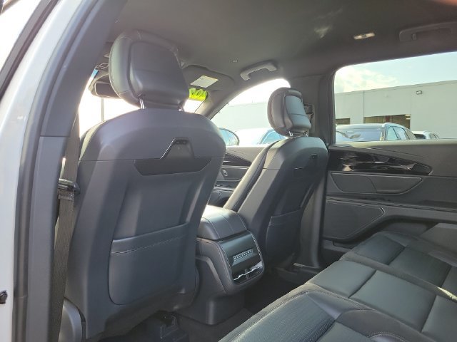 Used 2024 Lincoln Nautilus Reserve w/ Jet Appearance Package (87T) AWD/4WD image 23