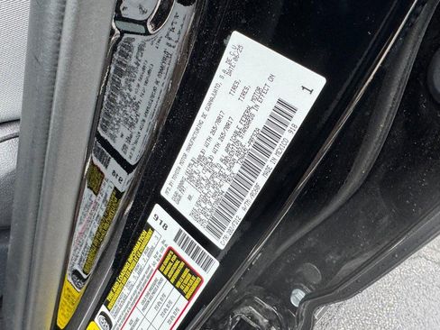 Used 2025 Toyota Tacoma TRD Off-Road image 24