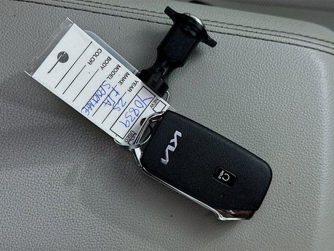 Used 2025 Kia Sportage EX w/ Premium Package FWD image 35