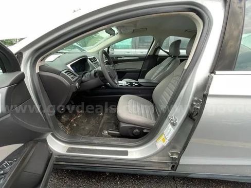 Used 2016 Ford Fusion S FWD image 9
