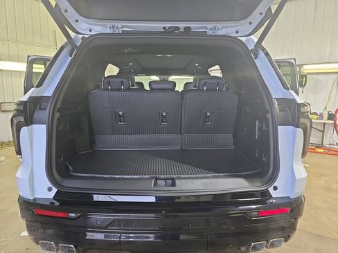 New 2026 Chevrolet Traverse RS w/ LPO, Floor Liner Package AWD/4WD image 14