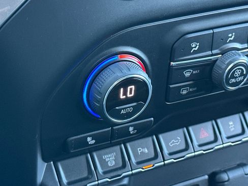 Used 2022 Chevrolet Silverado 2500 LTZ w/ Safety Package image 27