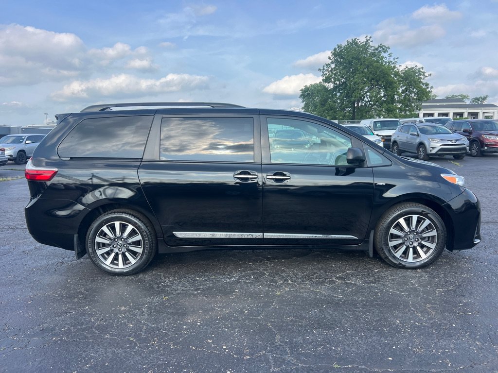 Used 2020 Toyota Sienna XLE AWD/4WD image 8
