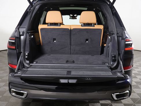 Used 2024 BMW X7 xDrive40i w/ M Sport Package AWD/4WD image 19