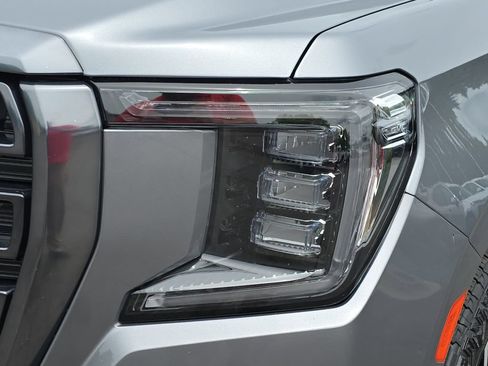 Certified 2021 GMC Yukon XL AT4 w/ AT4 Premium Package AWD/4WD image 34