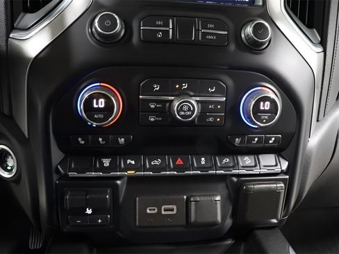 Used 2020 Chevrolet Silverado 2500 LTZ image 10