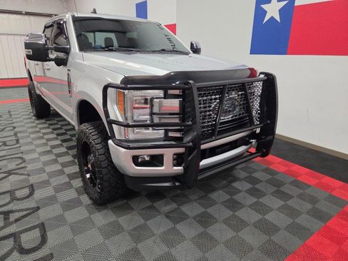 Used 2019 Ford F250 Platinum w/ Platinum Ultimate Package image 16