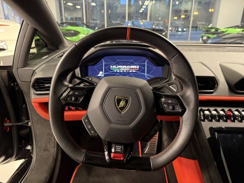 Used 2023 Lamborghini Huracan Tecnica image 16