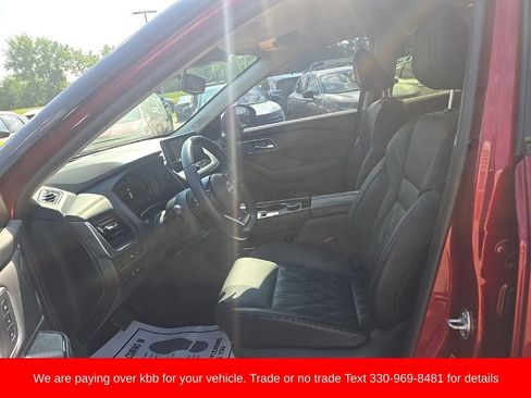 Used 2024 Nissan Rogue Platinum AWD/4WD image 9