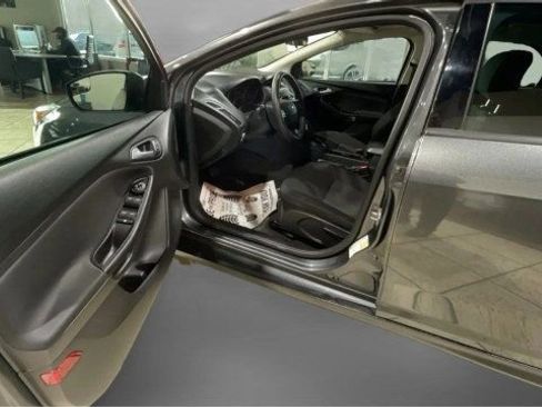 Used 2018 Ford Focus SE image 9