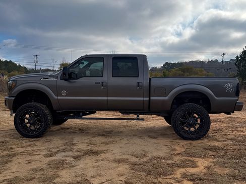 Used 2012 Ford F250 Lariat w/ Lariat Ultimate Pkg image 5