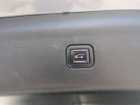 Used 2021 Buick Enclave Essence AWD/4WD image 22