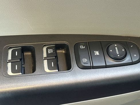 Used 2022 Kia Sportage LX FWD image 14