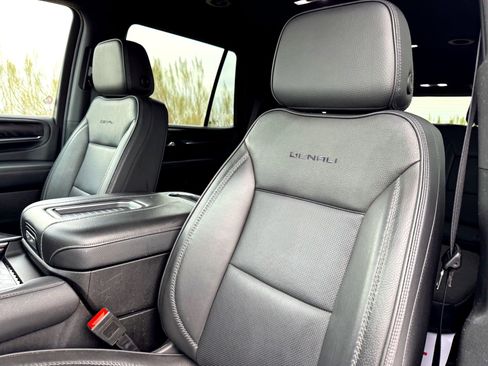 Used 2024 GMC Yukon Denali image 14
