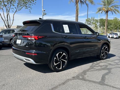 Used 2022 Mitsubishi Outlander SEL image 3