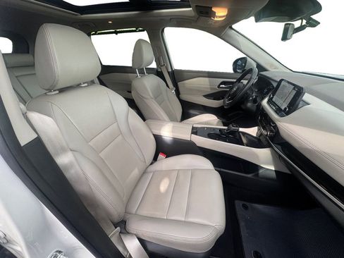 Used 2023 Nissan Rogue SL w/ SL Premium Package image 16