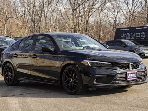Used 2023 Honda Civic Sport image 3